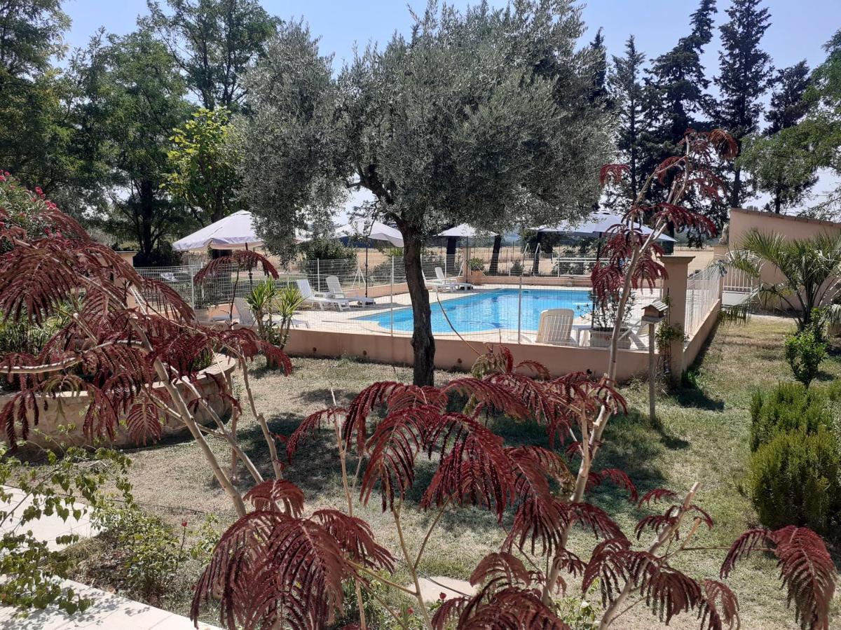 B&B Gite D'Ayran Saint Quentin la Poterie Bagian luar foto