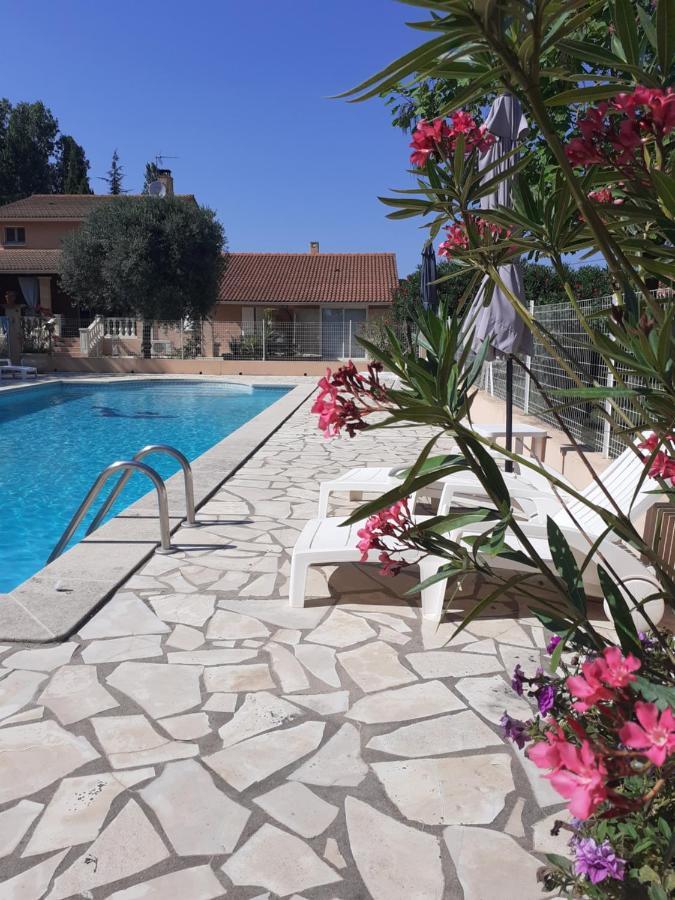B&B Gite D'Ayran Saint Quentin la Poterie Bagian luar foto