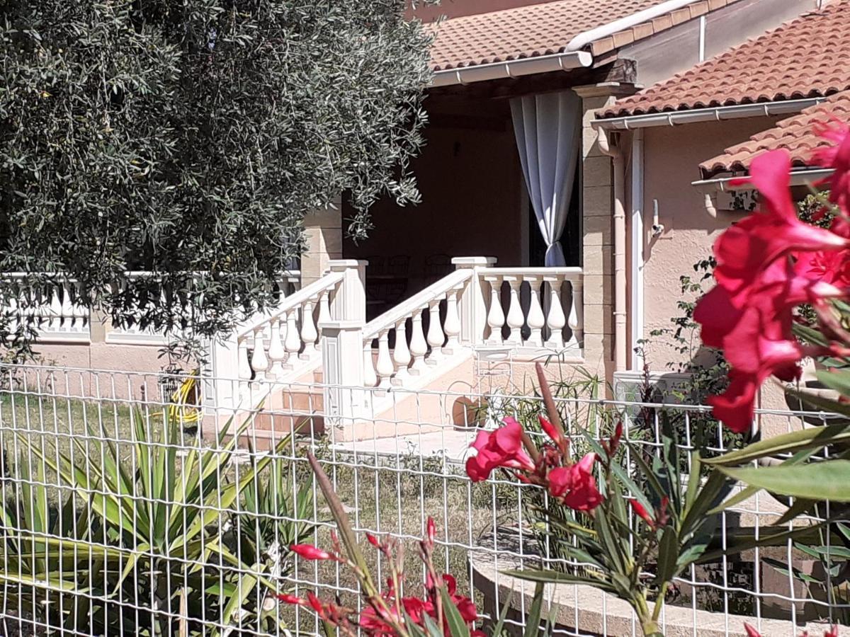 B&B Gite D'Ayran Saint Quentin la Poterie Bagian luar foto